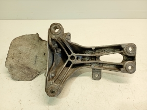 AUDI A6 C7 (2011–2018) Mootori kinnitus 4G0199308E - 4