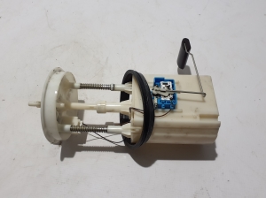 SsangYong Rodius I (2004–2013) Kütusepump paagis 70020125 - 3