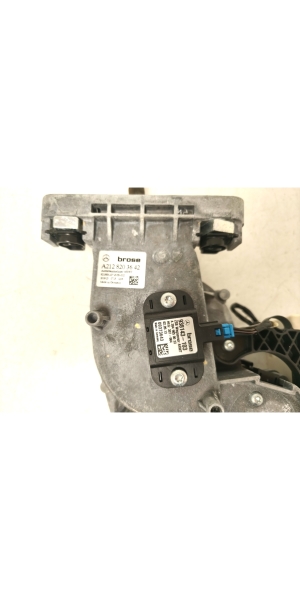 Mercedes Benz C-Class 204 (2007–2014) Power trunk lid lift actuator A2128203642 - 5