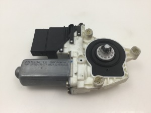 Rear side door window regulator motor - 1K0959703C 