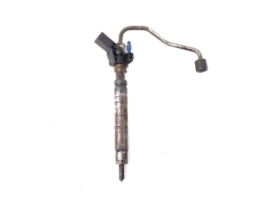   Fuel injector  - 338002F000 