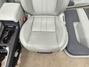 Land Rover Discovery Sport (2014–2026) Salons un tā detaļas - 17