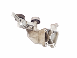 Hyundai Santa Fe (2012–2018) A/C compressor bracket 252852F300 - 2