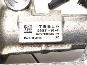Tesla Model Y Y (2020–2026) Roolilatt ja selle osad 1044831-90-H - 2