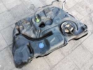   Kraftstofftank und seine Teile  - DG939K007KJ 