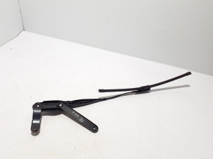Mercedes Benz E-Class W214 (2023–2026) Esiklaasi puhasti hoob A2068202101 - 2