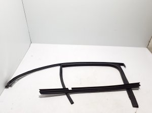 Mercedes Benz E-Class W214 (2023–2026) Tagumise küljeukse tihend uksel A2147350700 - 4