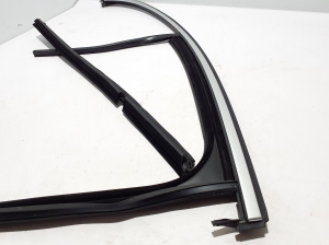 Mercedes Benz E-Class W214 (2023–2026) Tagumise küljeukse tihend uksel A2147350800 - 4