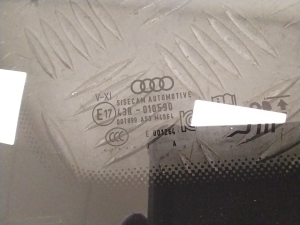 AUDI A8 D5 (2017–2026) Tagumine küljeklaas (kere) 4N0845297C - 2