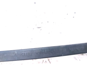 AUDI A4 B9 (2015–2026) Windshield wiper arm 8W1955408 - 3