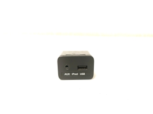   USB port  - 961103W000 