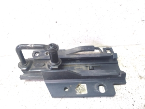 AUDI A4 B9 (2015–2026) Kapoti luku muu osa 8W0823186E - 2