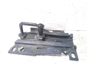 Other hood lock part - 8W0823185E