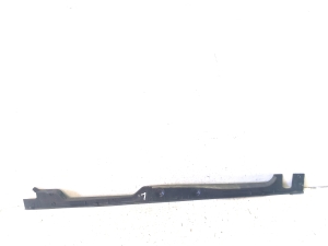 AUDI A4 B9 (2015–2026) Priekšējā spārna uzlika (paplašinātājs) 8W0820582 - 4