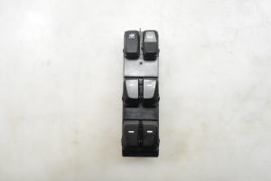 Hyundai ix35 (2009–2015) Front door glass switch 935702Y8609P - 4