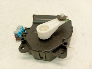 TOYOTA Auris E18 (2012–2018) Heater flap actuator 1138002810 - 5