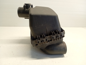 TOYOTA Auris E18 (2012–2018) Luftfiltergehäuse 0Y02 - 3