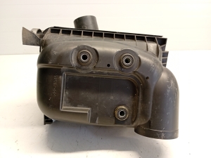 TOYOTA Auris E18 (2012–2018) Luftfiltergehäuse 0Y02 - 4