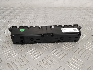 AUDI Q8 (2018–2026) Hazard light switch 4N0925301A - 3