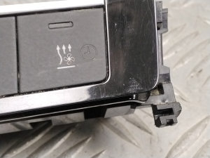 AUDI Q8 (2018–2026) Hazard light switch 4N0925301A - 5