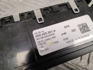 AUDI Q8 (2018–2026) Hazard light switch 4N0925301A - 6