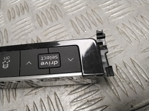AUDI Q8 (2018–2026) Hazard light switch 4N0925301A - 2
