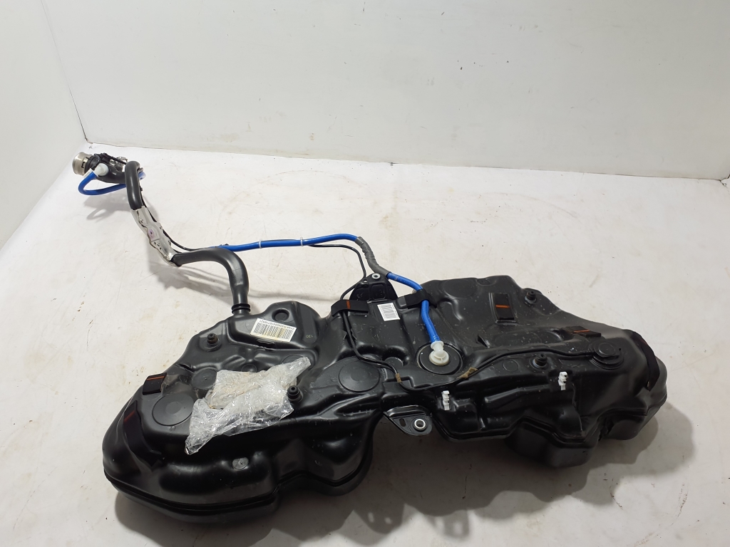Mercedes Benz E-Class W214 (2023–2026) Kütusepaak A2144703200 Mercedes Benz E-Class W214 (2023–2026) Kütusepaak A2144703200