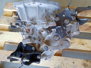 TOYOTA Auris E18 (2012–2018) Käigukast 3311105041 - 6