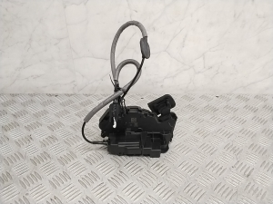Volkswagen Golf VII (2012–2026) Rear side door lock 5TA839015L - 2