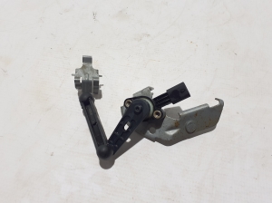 Mercedes Benz E-Class W214 (2023–2026) Andur tagumisel rummul A0009053713 - 2