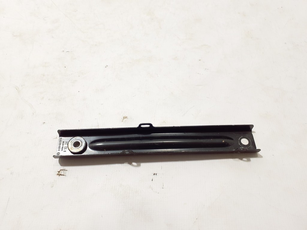 Mercedes Benz E-Class W214 (2023–2026) Muu kinnitus A2066205302 Mercedes Benz E-Class W214 (2023–2026) Muu kinnitus A2066205302