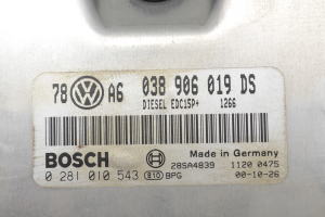 Volkswagen Passat B5 (1997–2005) Motorsteuergerät 038906019DS - 4