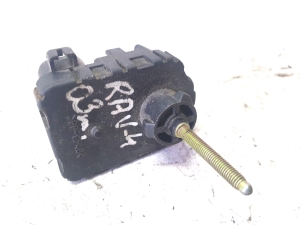 TOYOTA RAV 4 A2 (2000–2005) Headlight leveling motor - 2