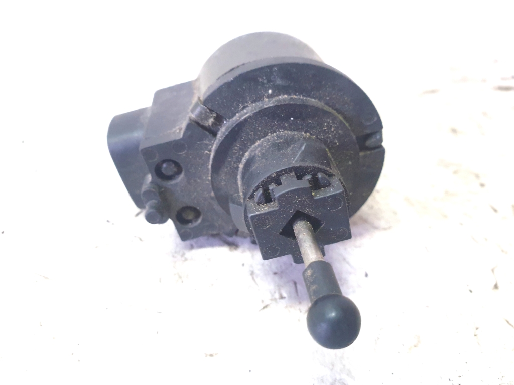 LEXUS RX (2003–2009) Scheinwerfer Stellmotor 8566150040 LEXUS RX (2003–2009) Scheinwerfer Stellmotor 8566150040