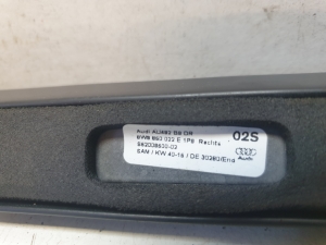 AUDI A4 B9 (2015–2026) Katusereelingud 8W9860022E - 4
