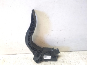 AUDI A4 B9 (2015–2026) Gaasipedaal 8W1723523 - 4