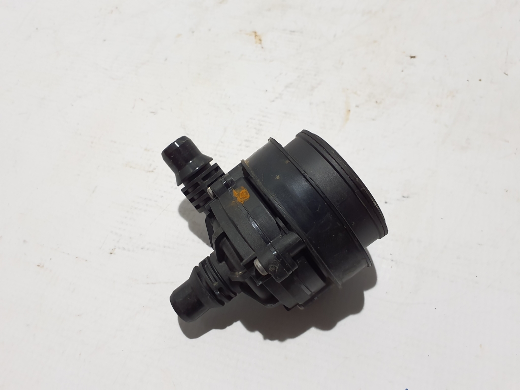 Mercedes Benz E-Class W214 (2023–2026) Tsirkulatsioonipump A0005006300 Mercedes Benz E-Class W214 (2023–2026) Tsirkulatsioonipump A0005006300