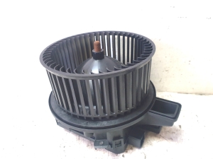 AUDI A4 B9 (2015–2026) Moteur de ventilateur d’habitacle 4M1820021 - 6