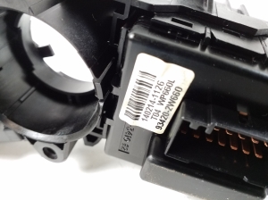Hyundai Santa Fe (2012–2018) Slēdzis un tā detaļas 934202W660 - 5