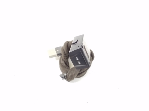 USB-Anschluss - 961202W501