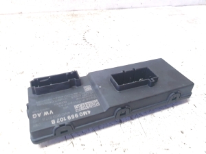 AUDI A4 B9 (2015–2026) Trunk lid control module 4M0959107B - 2