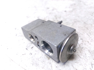AUDI A4 B9 (2015–2026) Klimaschlauch Ventil GG093001 - 2
