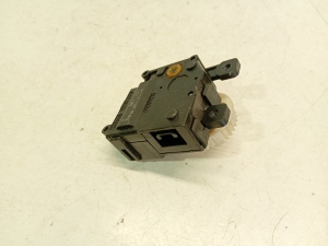 TOYOTA Yaris (2011–2020) Heater flap actuator 0638001981 - 3
