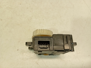 TOYOTA Yaris (2011–2020) Heater flap actuator 0638001981 - 4