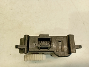 TOYOTA Yaris (2011–2020) Heater flap actuator CZ1138002810 - 2