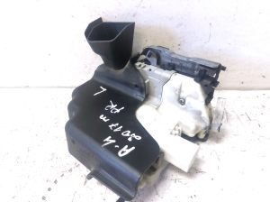 AUDI A4 B9 (2015–2026) Serrure de porte avant 8W1837349A - 3