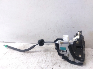 AUDI A4 B9 (2015–2026) Serrure de porte avant 8W1837349A - 4