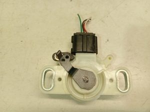 TOYOTA Yaris (2011–2020) Sonstiger Sensor 8951033020 - 3
