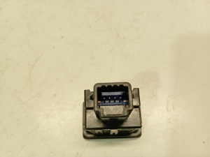 TOYOTA Yaris (2011–2020) Other switch 15D123 - 3