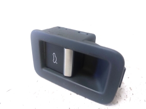 AUDI A4 B9 (2015–2026) Trunk opening switch 4M0959831A - 3